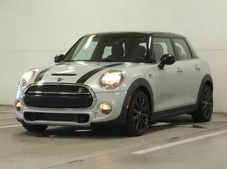 Used 2018 MINI Cooper S image 1