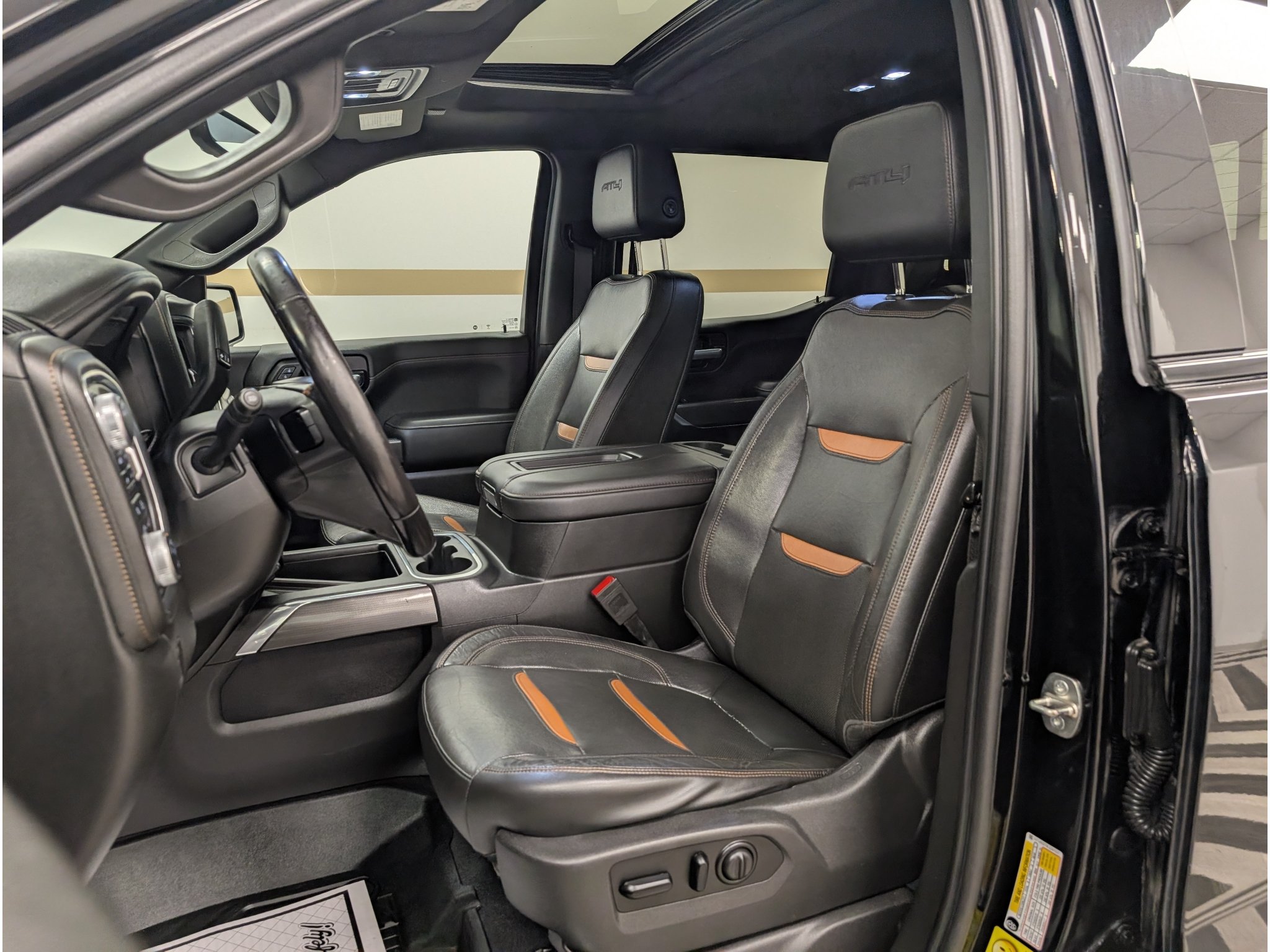 Used 2020 GMC Sierra 1500 AT4 w/ AT4 Premium Package AWD/4WD image 6
