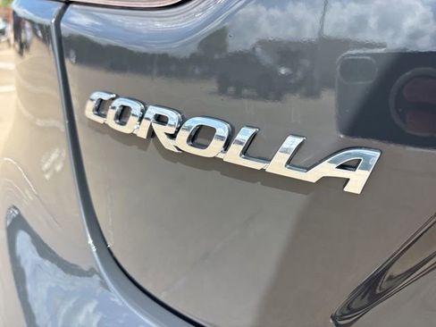 Used 2025 Toyota Corolla LE FWD image 8