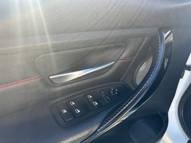 Used 2013 BMW 335i xDrive Sedan w/ Technology Pkg AWD/4WD image 10