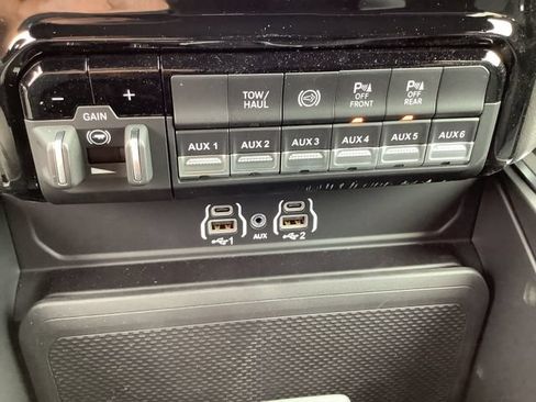 New 2026 RAM 3500 Big Horn AWD/4WD image 16