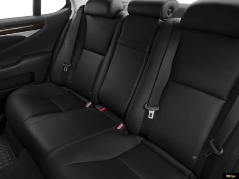 Used 2016 Lexus LS 460 w/ Comfort Package image 13