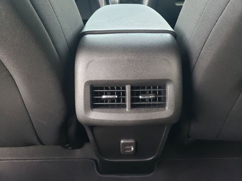 Used 2022 Chevrolet Equinox LT w/ Driver Convenience Package image 34