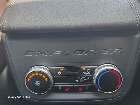 New 2026 Ford Explorer Platinum image 17