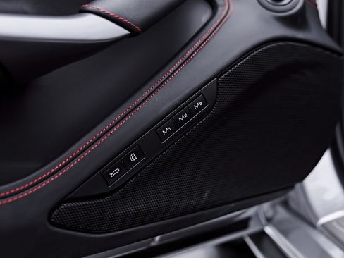Used 2022 Ferrari F8 Tributo RWD image 60