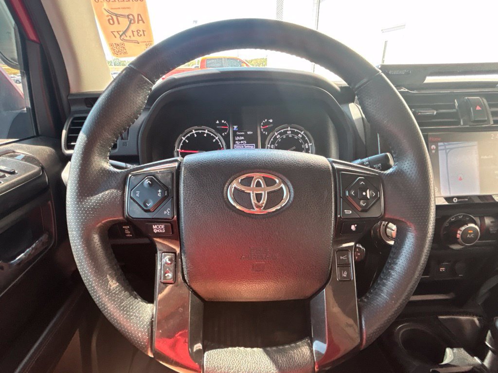Used 2020 Toyota 4Runner TRD Off-Road Premium AWD/4WD image 18