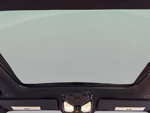 Used 2025 BMW 330i xDrive Sedan w/ Convenience Package image 12