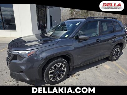 Used 2025 Subaru Forester Premium w/ Convenience Package #1