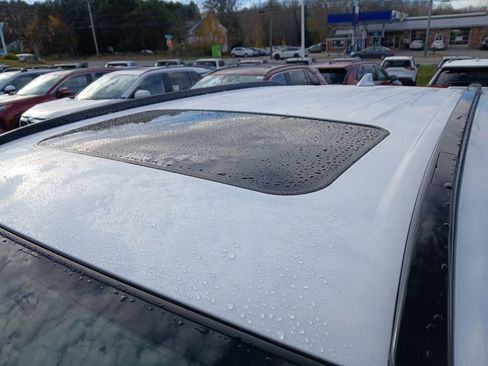 New 2025 Toyota RAV4 Limited image 5