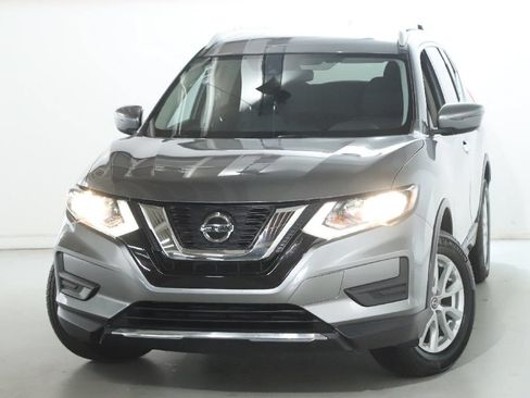 Used 2020 Nissan Rogue SV AWD/4WD image 3
