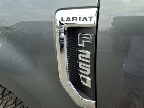 Used 2022 Ford F250 Lariat w/ Lariat Value Package image 6