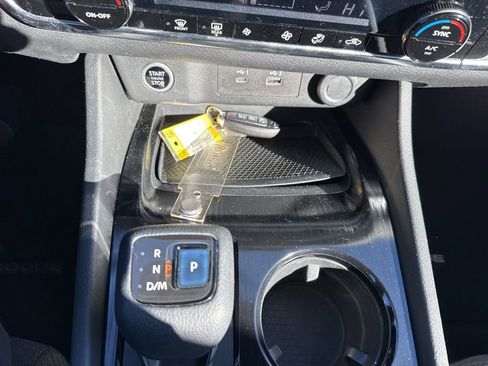 Used 2021 Nissan Rogue SV image 24