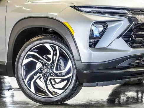 Certified 2025 Chevrolet TrailBlazer RS w/ Driver Confidence Package FWD image 4