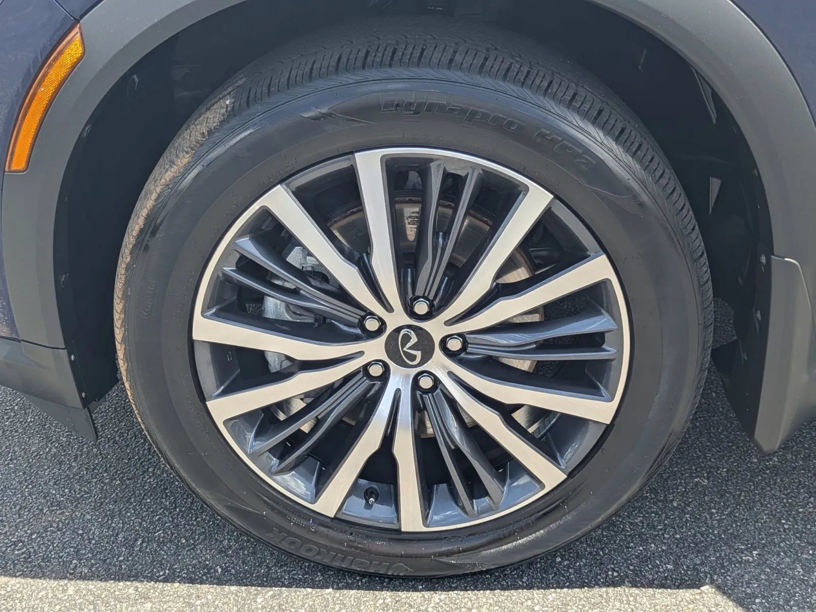 Used 2025 INFINITI QX60 Sensory AWD/4WD image 11