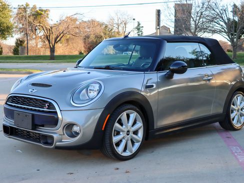 Used 2017 MINI Cooper S image 10