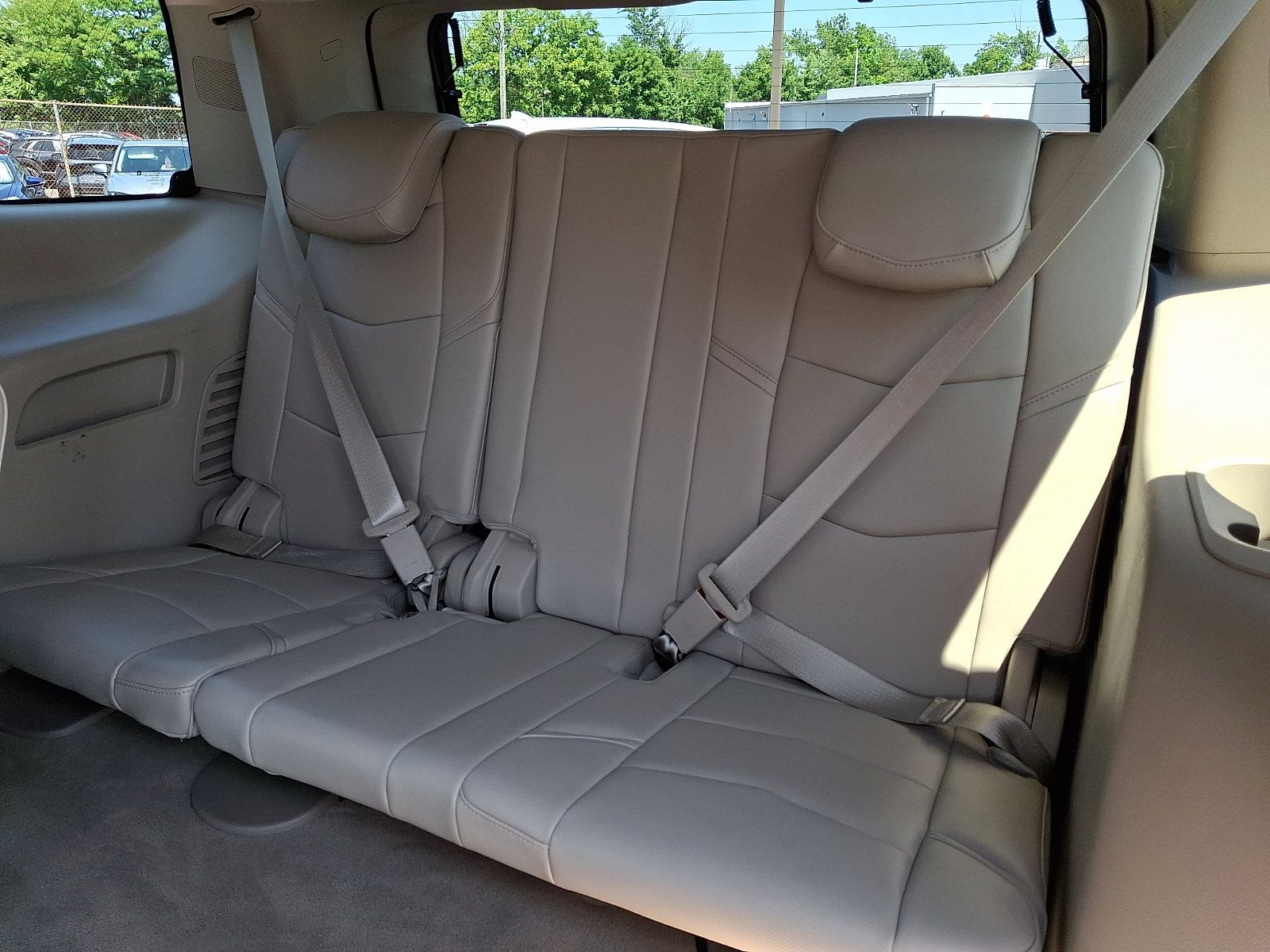 Used 2020 Cadillac Escalade Luxury w/ LPO, Radiant Package AWD/4WD image 10