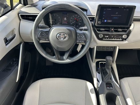 Used 2023 Toyota Corolla Cross L image 14