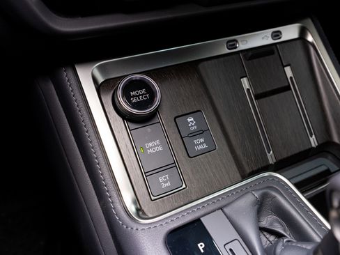 Used 2025 Lexus GX 550 image 25