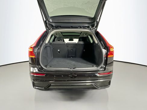 Certified 2025 Volvo XC60 B5 Core image 27