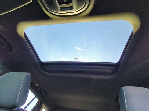 New 2025 Jeep Grand Cherokee Laredo w/ Luxury Tech Group I image 32