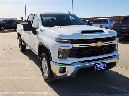 Used 2024 Chevrolet Silverado 2500 LT image 6