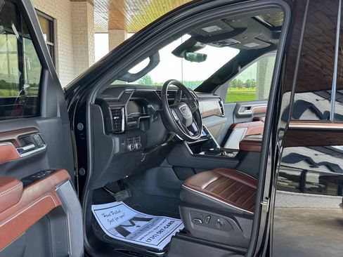 Used 2024 GMC Sierra 3500 Denali Ultimate AWD/4WD image 20