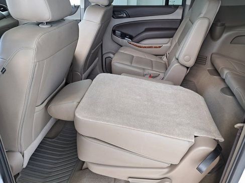 Used 2019 Chevrolet Suburban Premier AWD/4WD image 29