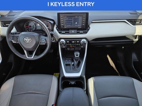 Used 2021 Toyota RAV4 XLE Premium image 12
