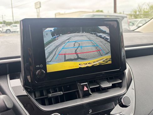 Used 2025 Toyota Corolla LE FWD image 23