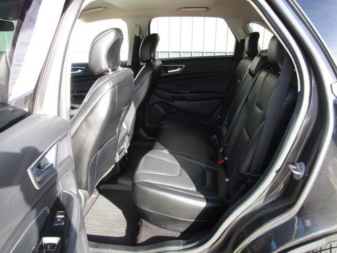 Used 2019 Ford Edge Titanium w/ Cold Weather Package image 10