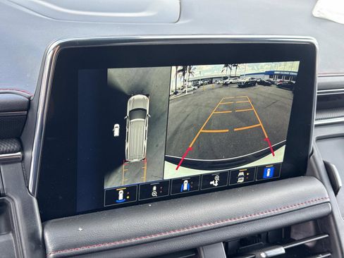 Used 2022 Chevrolet Suburban RST w/ Luxury Package image 17