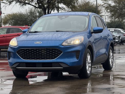 Used 2020 Ford Escape SE image 5
