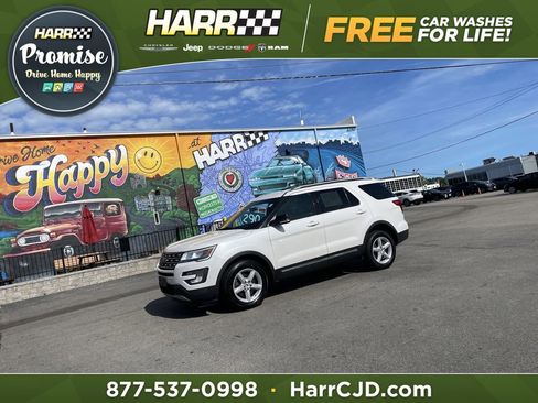 Used 2017 Ford Explorer XLT w/ Equipment Group 202A AWD/4WD image 1
