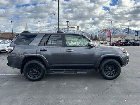 Used 2020 Toyota 4Runner SR5 image 6