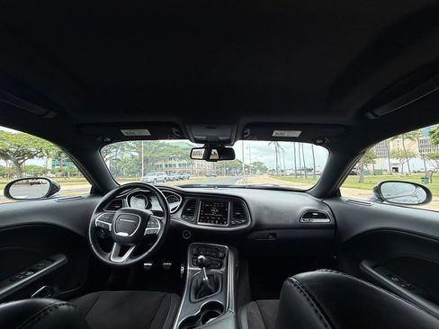 Used 2015 Dodge Challenger R/T Scat Pack w/ Leather Interior Group RWD image 10