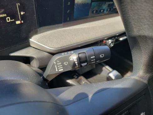 Used 2025 Nissan Kicks SV w/ SV Premium Package FWD image 24