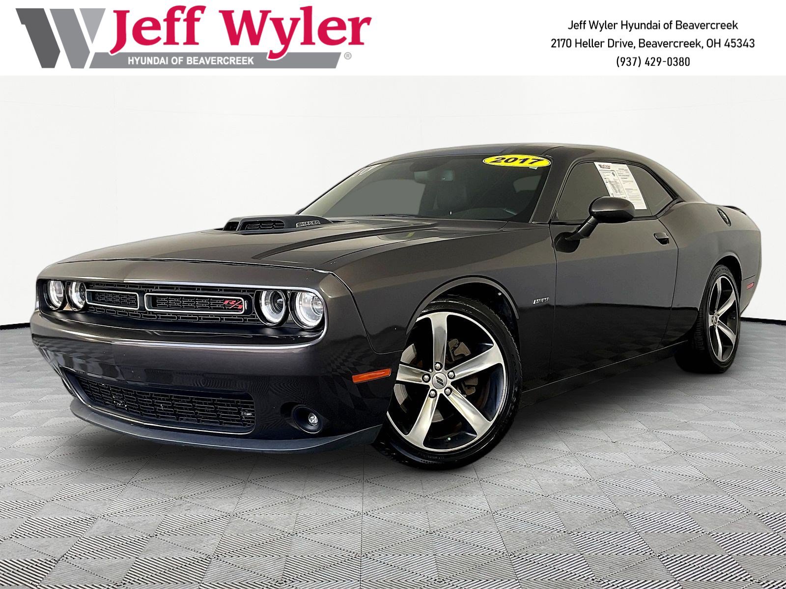 Used 2017 Dodge Challenger R/T Plus RWD image 1