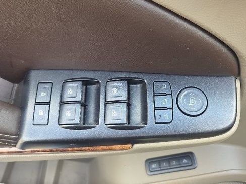 Used 2016 Chevrolet Tahoe LTZ AWD/4WD image 24