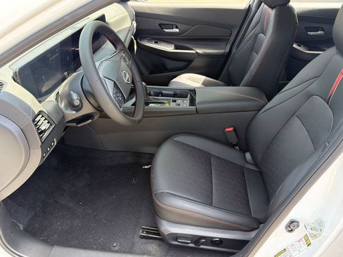 New 2026 Nissan Sentra SR w/ SR Premium Package FWD image 18