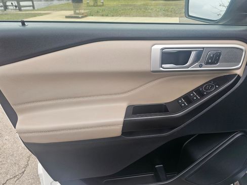 Used 2020 Ford Explorer Limited image 28