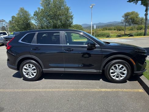 Used 2025 Honda CR-V LX image 6