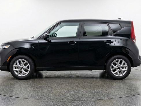 Used 2025 Kia Soul LX w/ LX Technology Package image 5