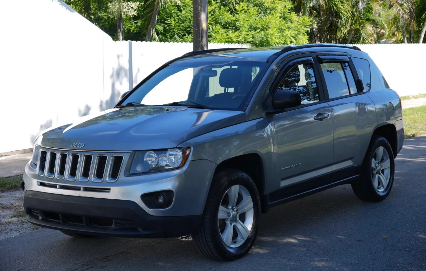 Used 2015 Jeep Compass Sport w/ Power Value Group AWD/4WD image 3