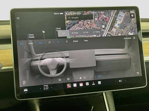 Used 2021 Tesla Model Y Long Range AWD/4WD image 23