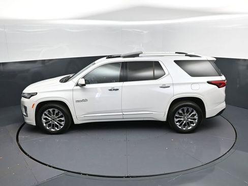 Used 2023 Chevrolet Traverse High Country image 32