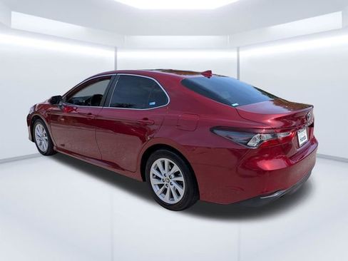 Used 2019 Toyota Camry LE FWD image 6