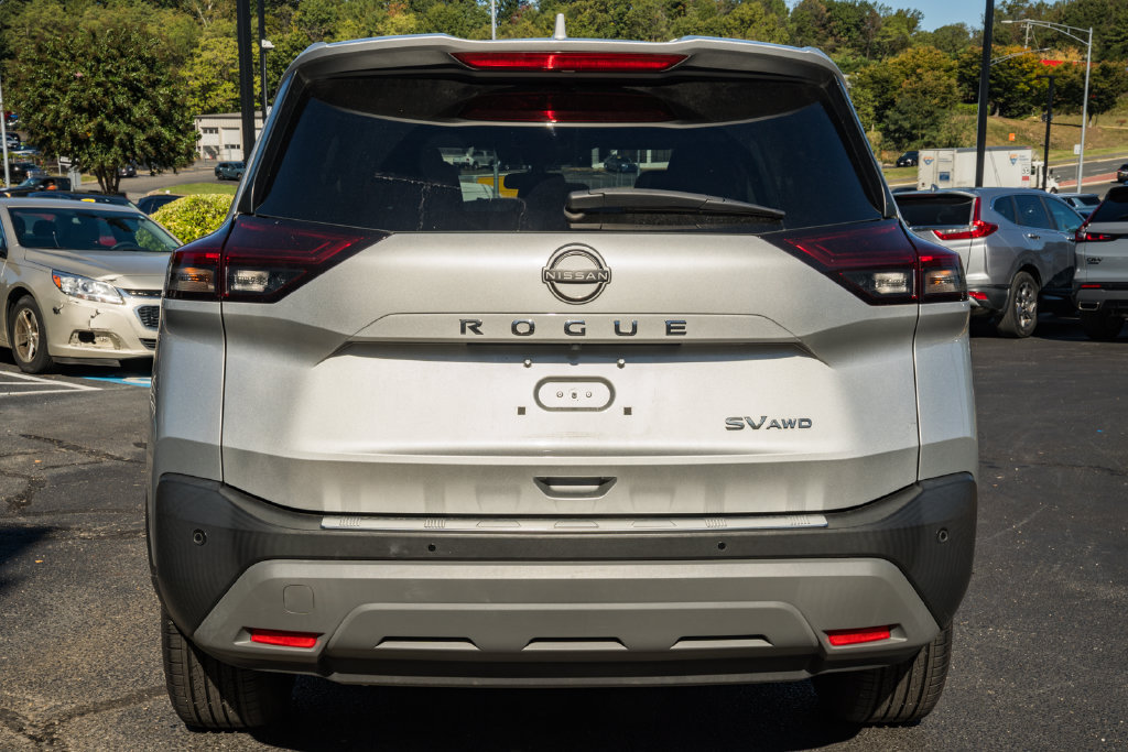 Used 2023 Nissan Rogue SV AWD/4WD image 5