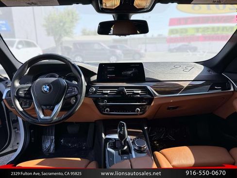 Used 2018 BMW 530i RWD image 16