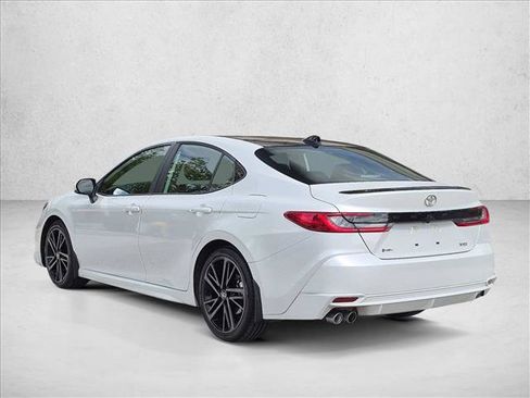 Used 2025 Toyota Camry XSE FWD image 8