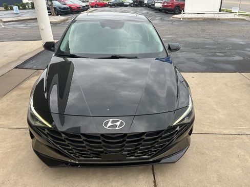 Used 2021 Hyundai Elantra Limited FWD image 3